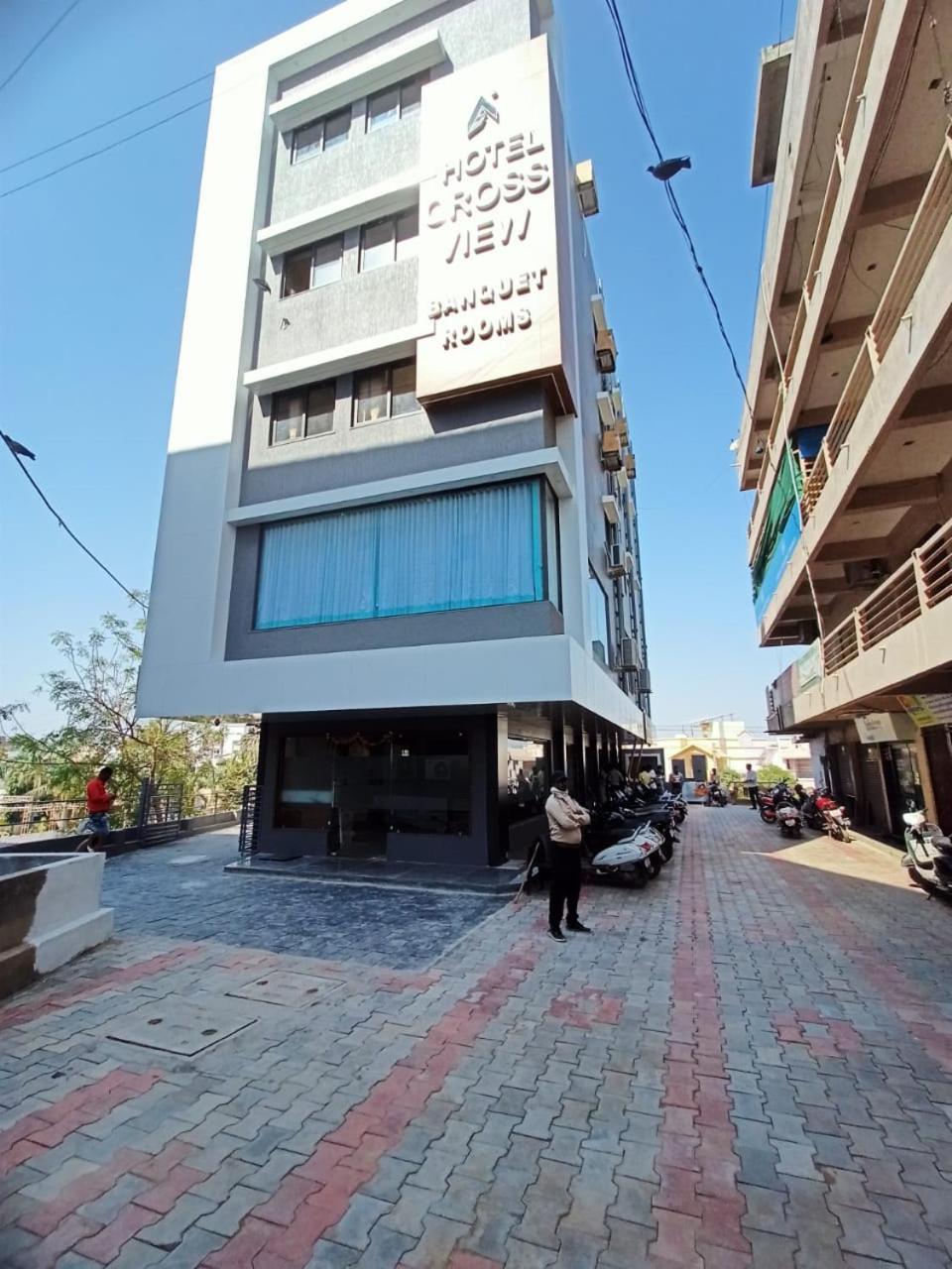 Hotel Crossview Palanpur Экстерьер фото