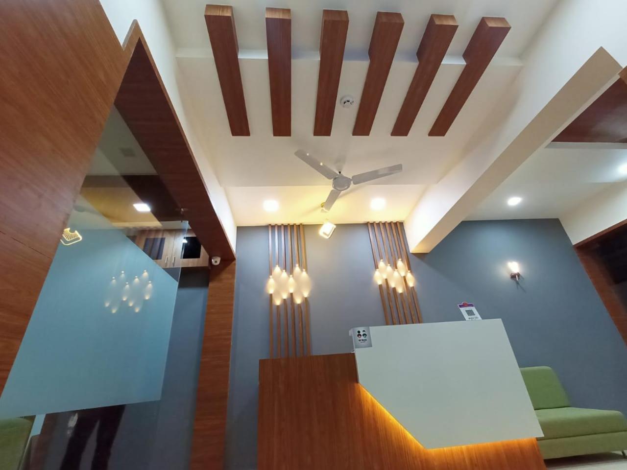 Hotel Crossview Palanpur Экстерьер фото